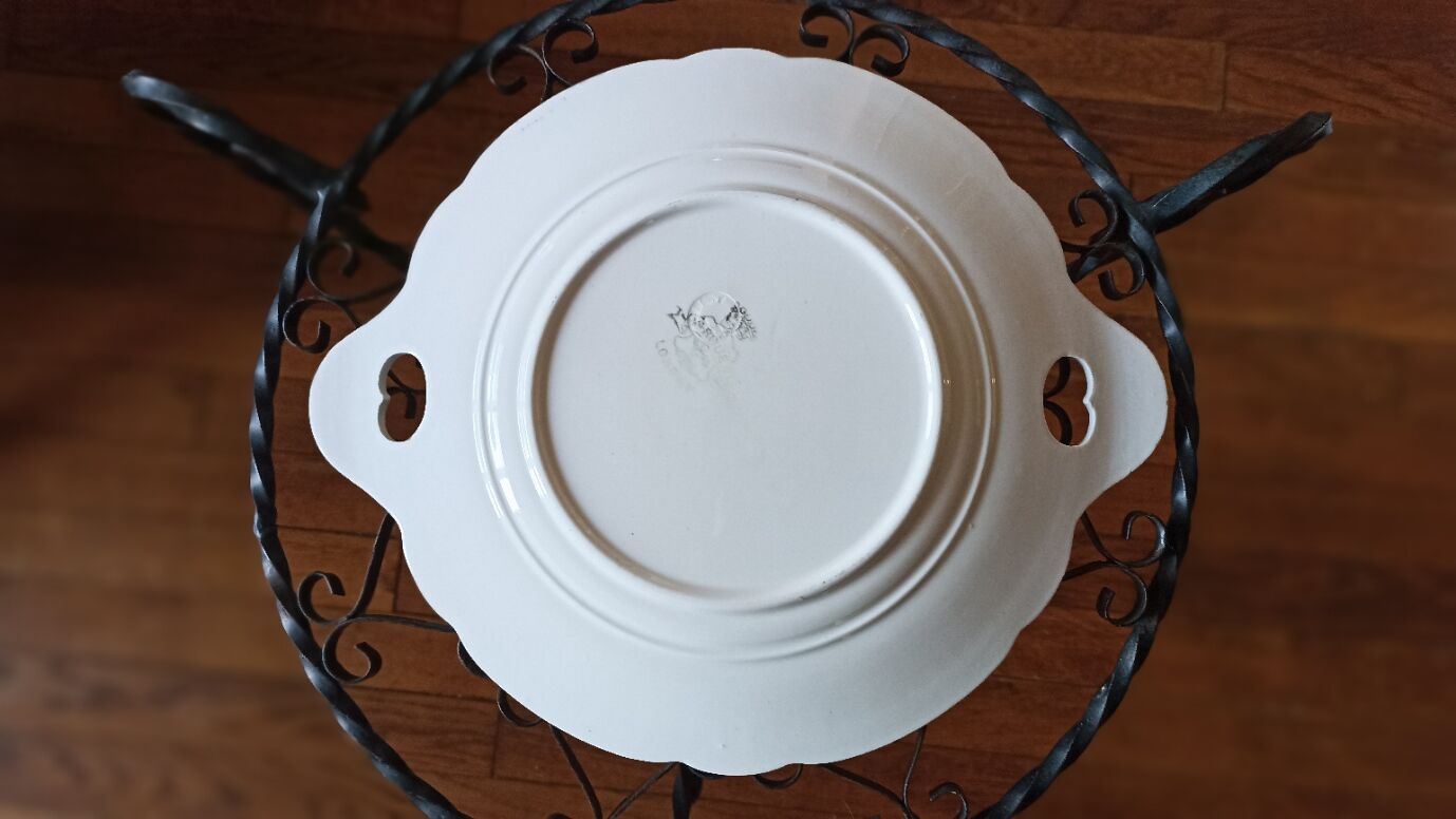 Cake dish by Longwy Vieux Rouen in the early 19th century