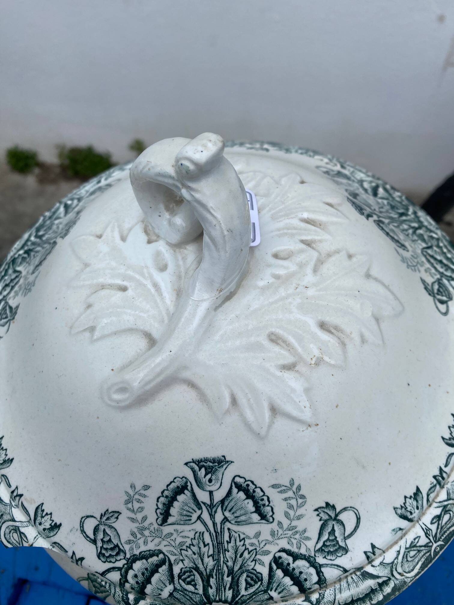 Soupière ancienne en faïence de St Amand décor floral Lebacqz Bouchard