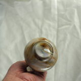 Vase en verre soufflé à col dentelé, blanc marbré à inclusions d'or - fin XIXème