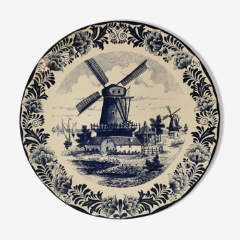 Delft earthenware dish decorated with a mill late 19th early 20th century diameter 39 cm
