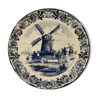 Delft earthenware dish decorated with a mill late 19th early 20th century diameter 39 cm
