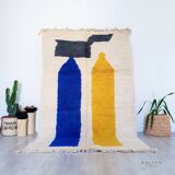 Beni Ourain Berber rug, handwoven in traditional style, size 140 x 260 cm.