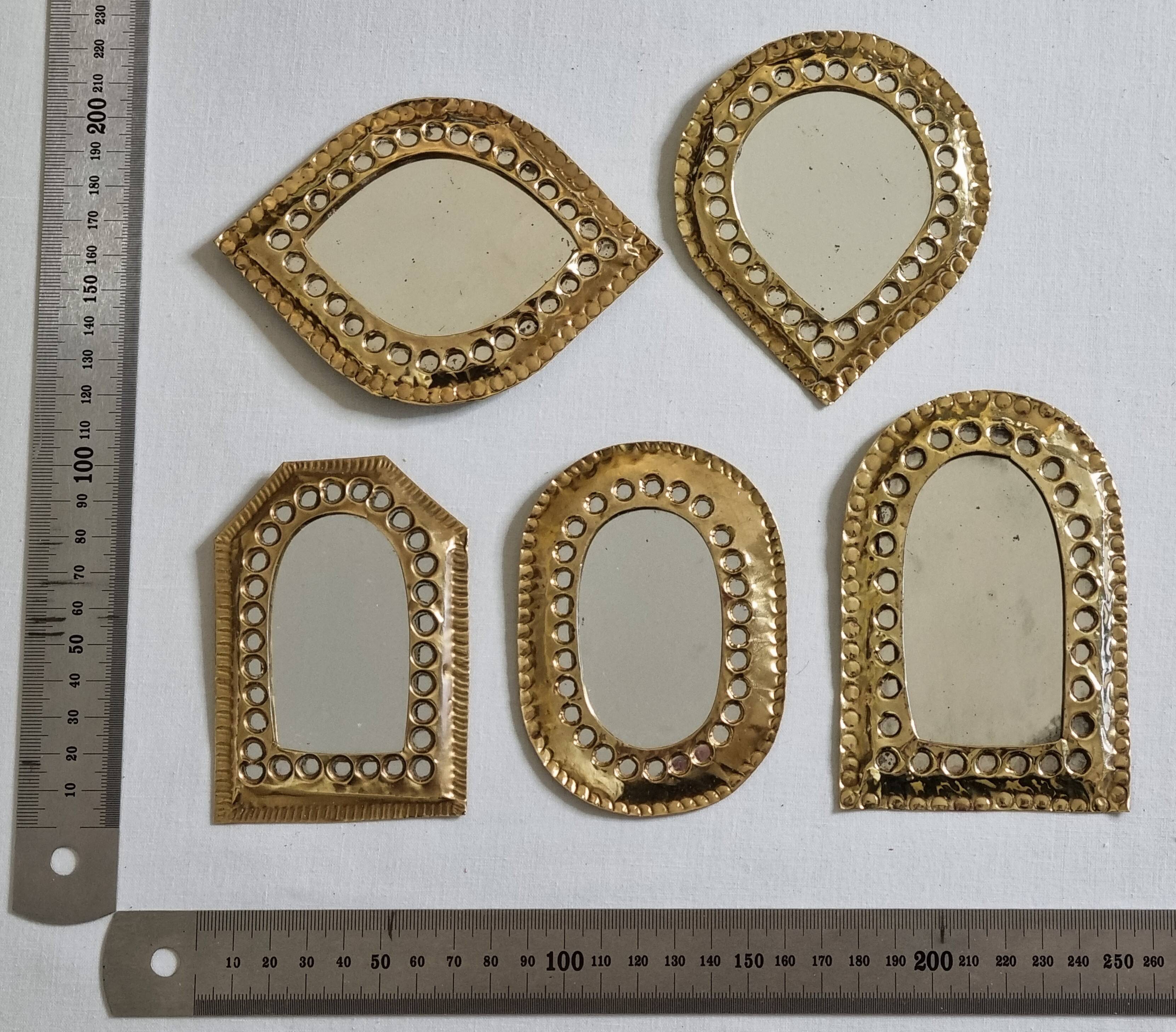 Set of 5 small openwork brass mirrors, Moroccan craftsmanship, 7 x 10 cm.