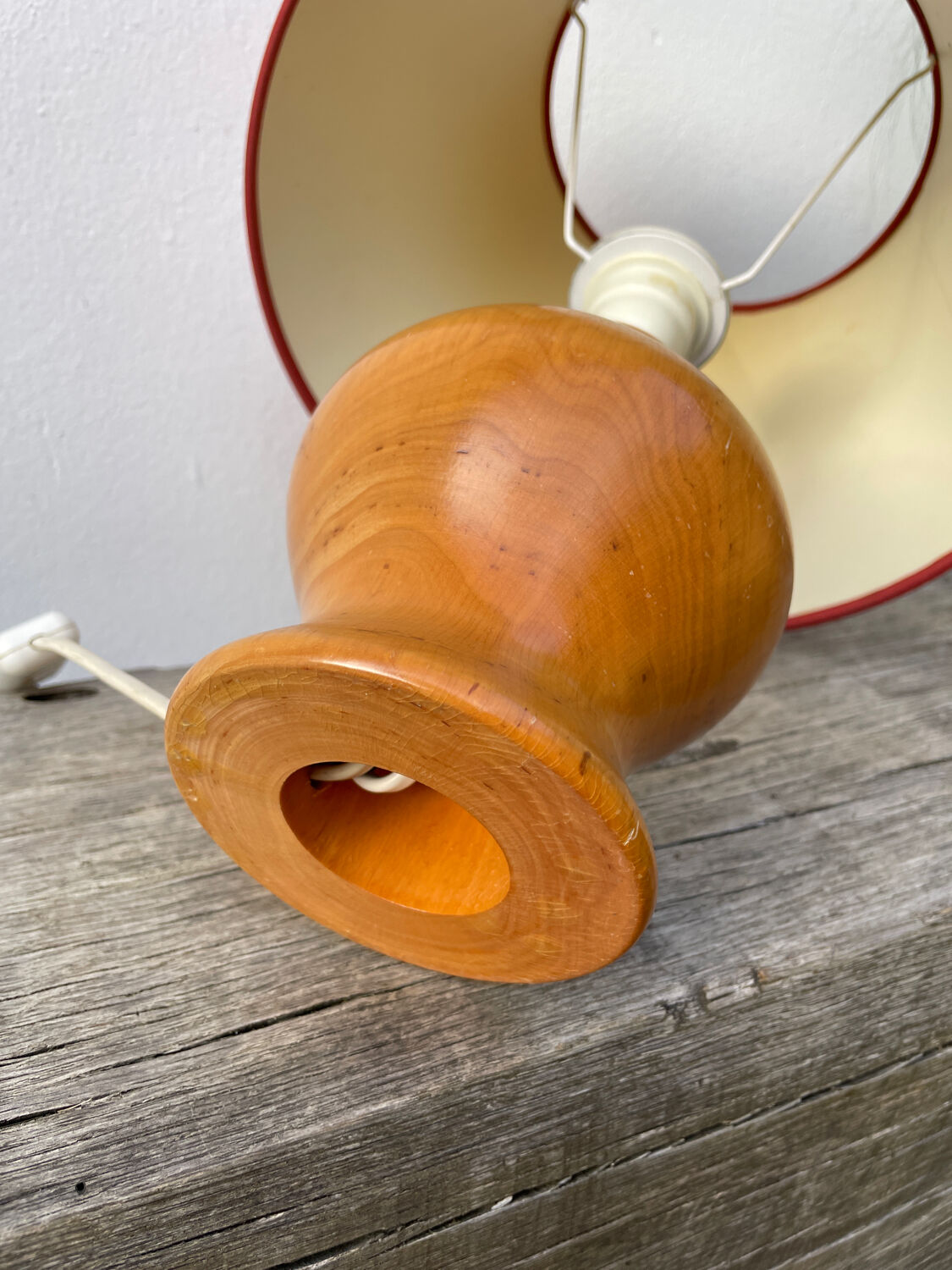 Lampe en bois tourné
