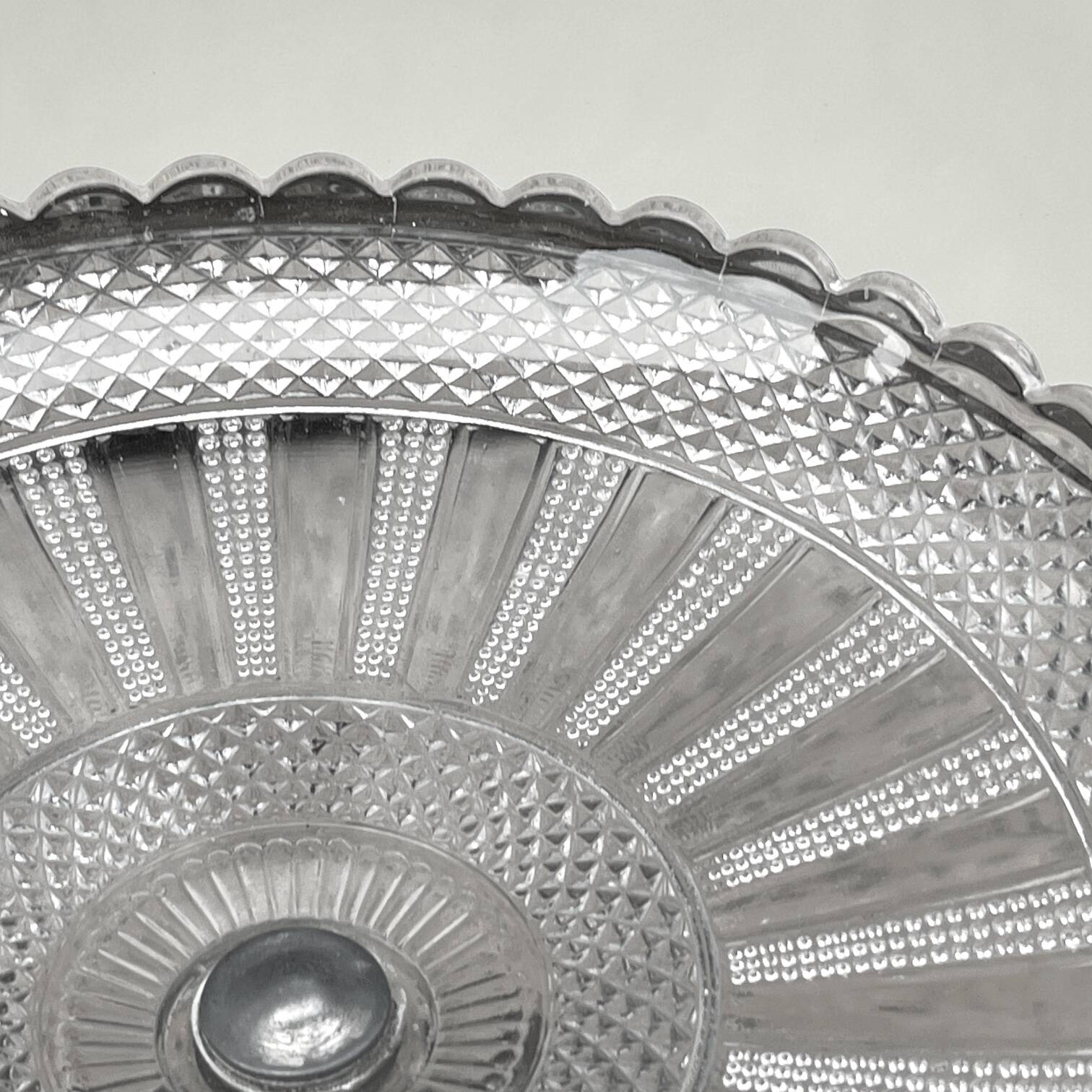 Art Nouveau fruit bowl in glass and metal Art Nouveau compote dish