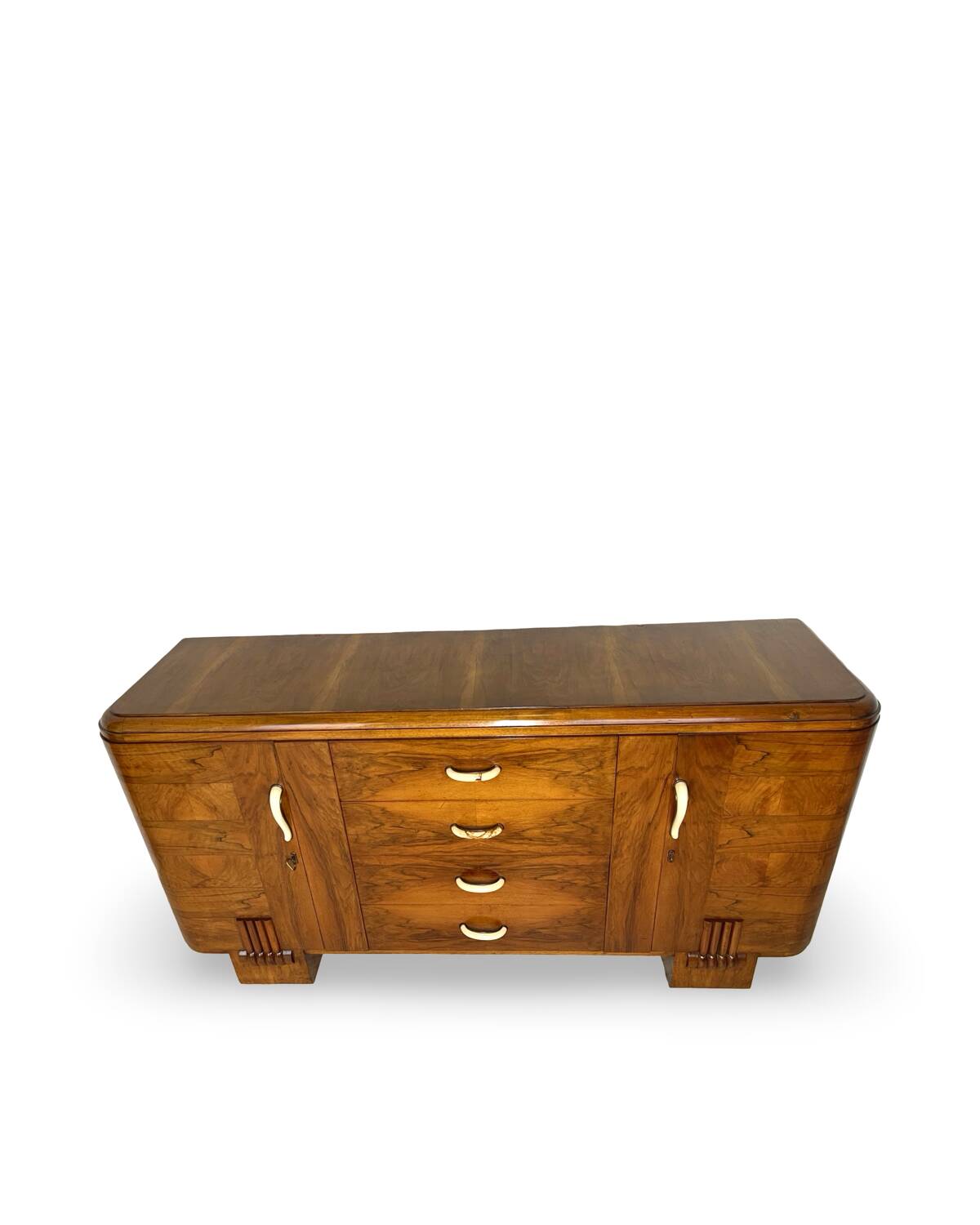 Buffet en noyer Art déco italien, de grande qualité.