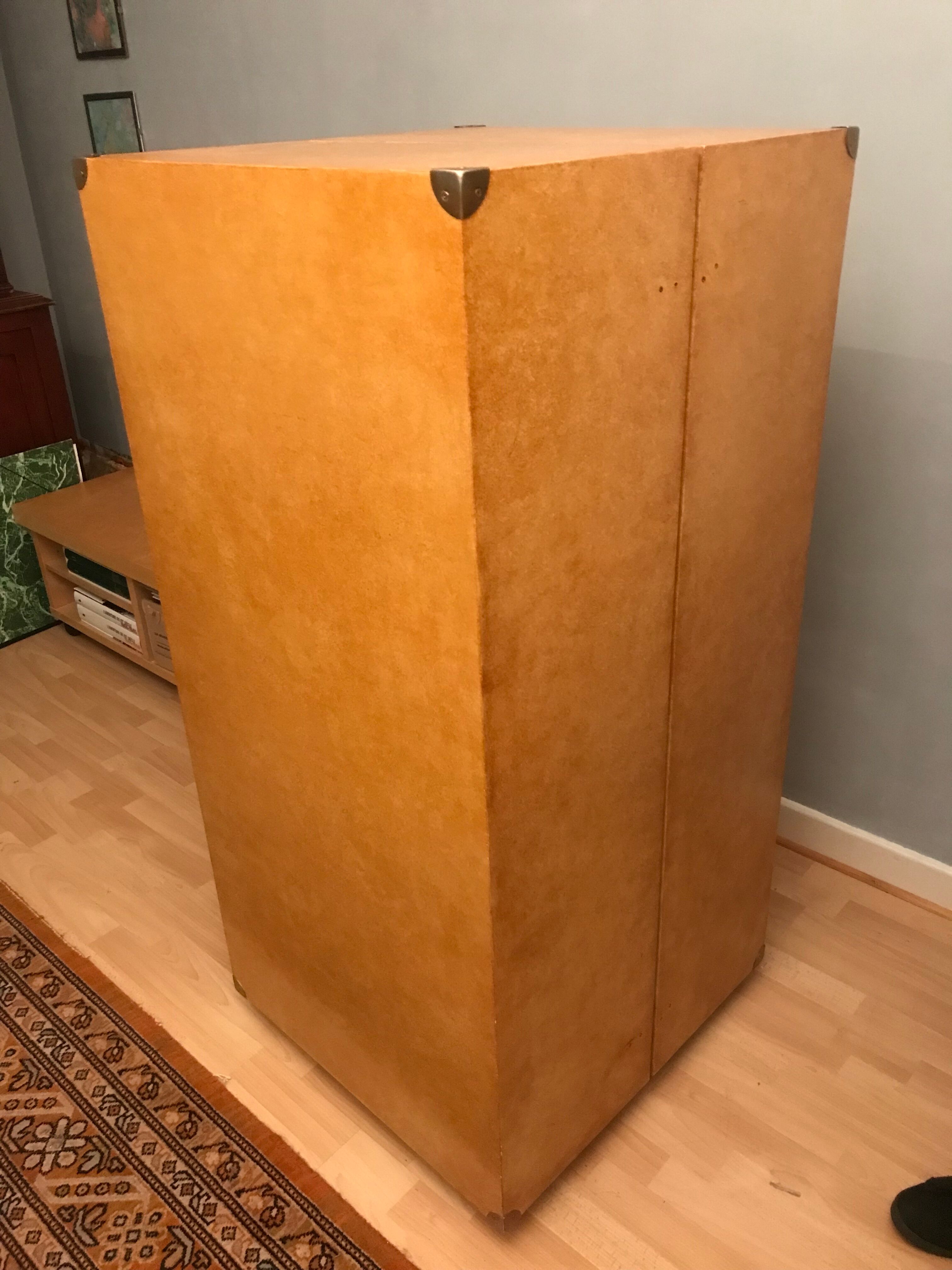 Trunk dressing room or office