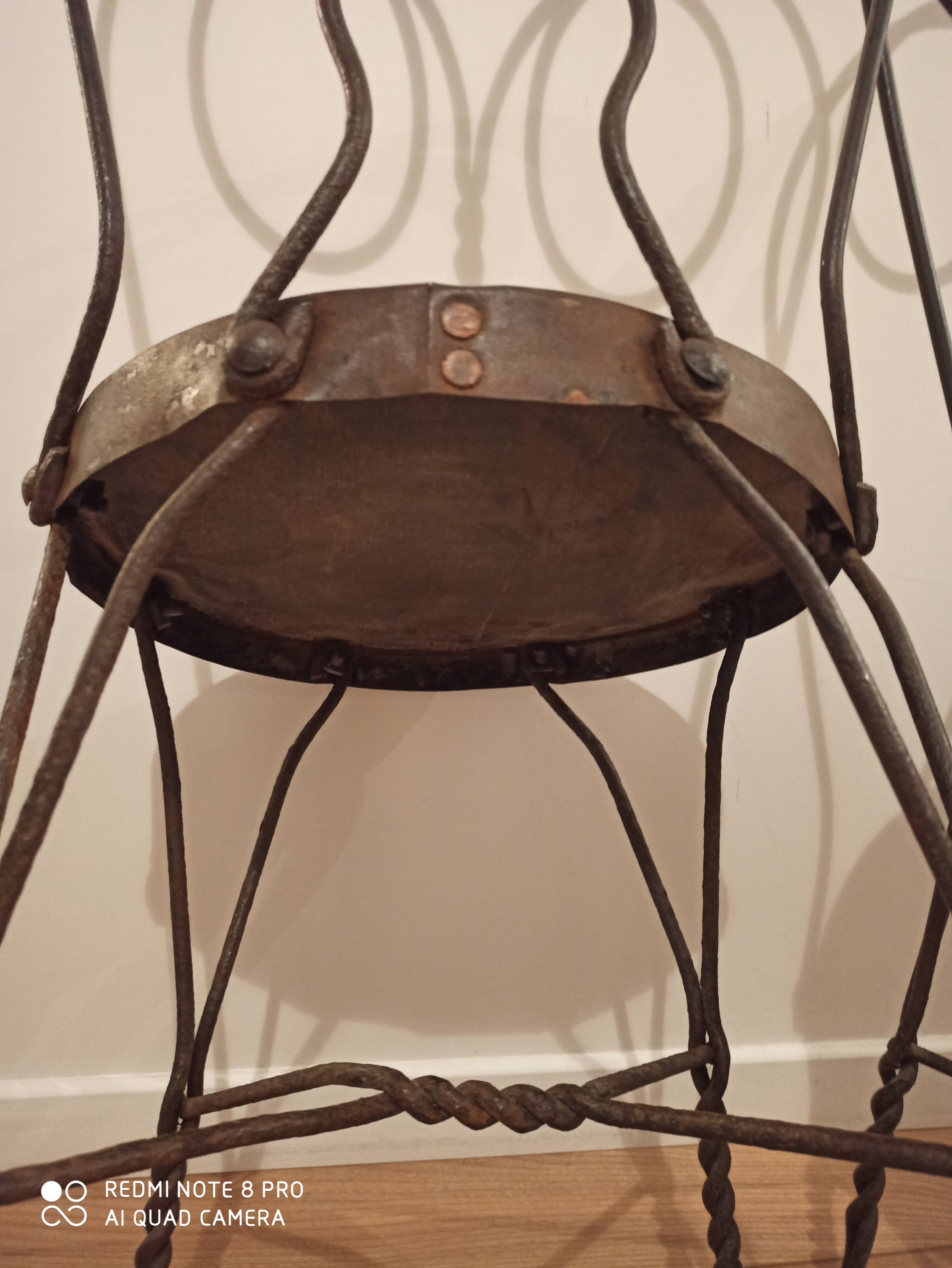 Pair of vintage chairs in wood and metal