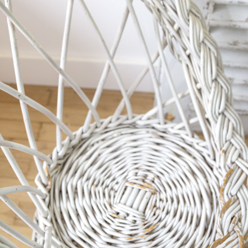 Fauteuil enfant corbeille rotin blanc