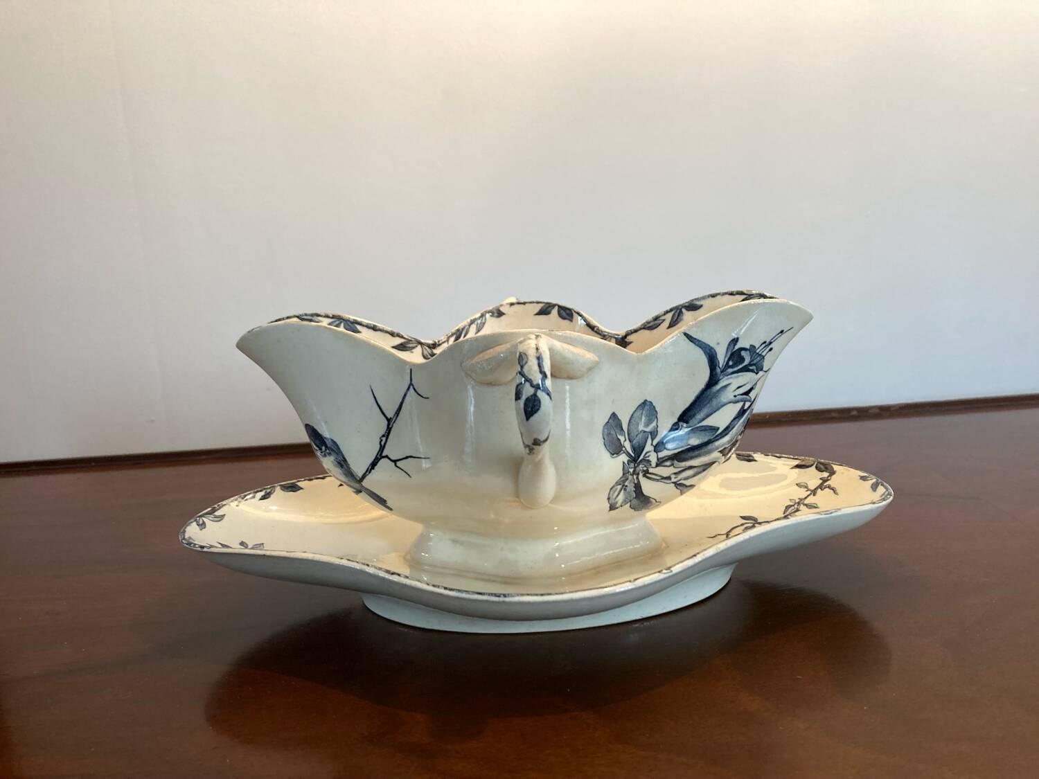 Grand Dépôt Spring Oxford iron clay sauce boat