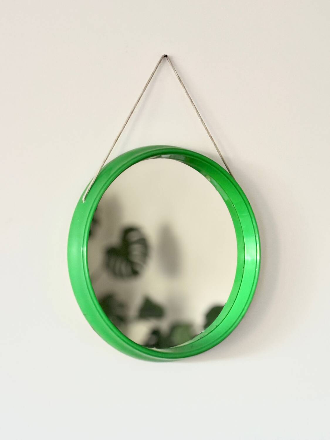 Miroir rond en plastique vert, années 70