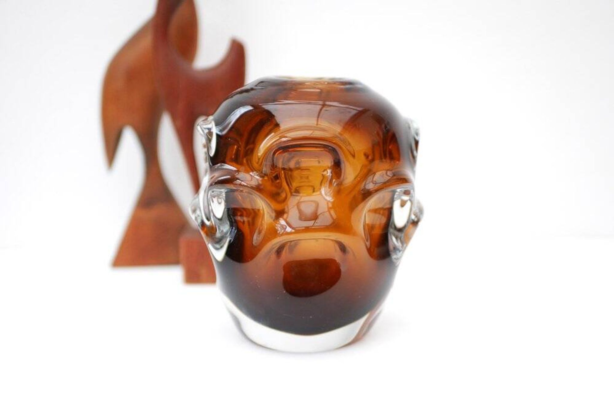 Mid-century modern biomorphic-shaped handmade crystal vase in amber and brown attributed to Börne Augustsson for Åseda, Sweden
