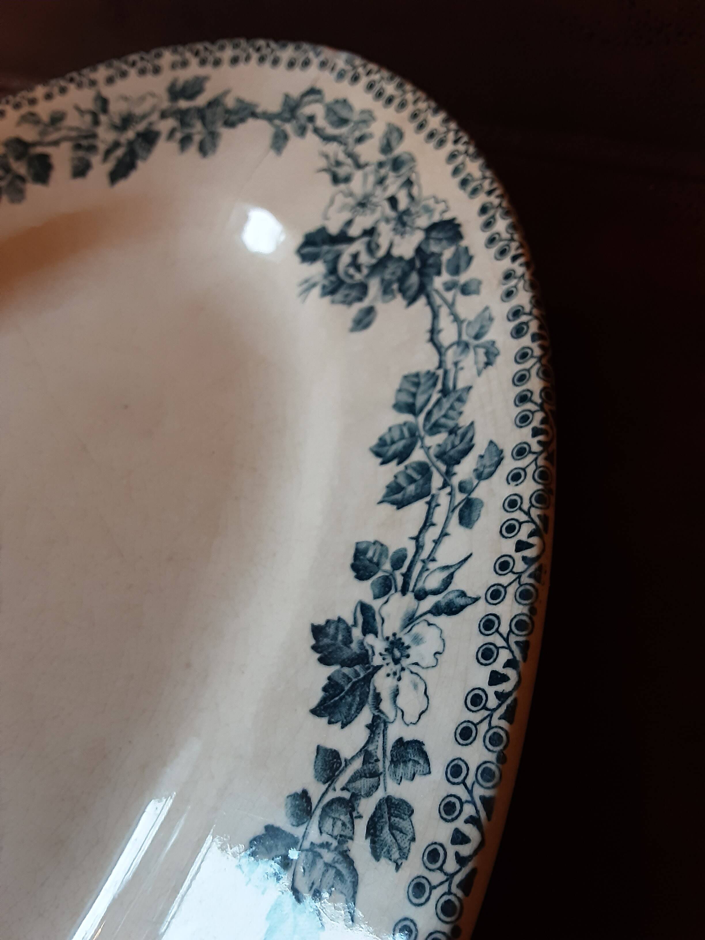 Oval dish Terre de Fer. Guadeloupe model