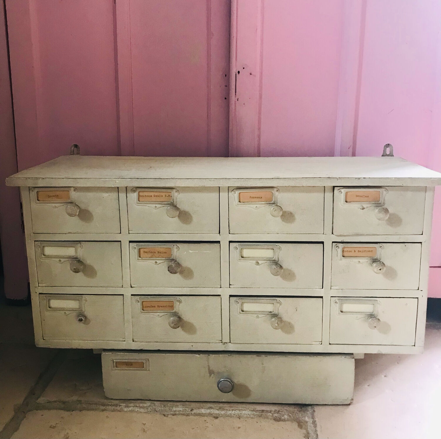 wall cabinet with drawers