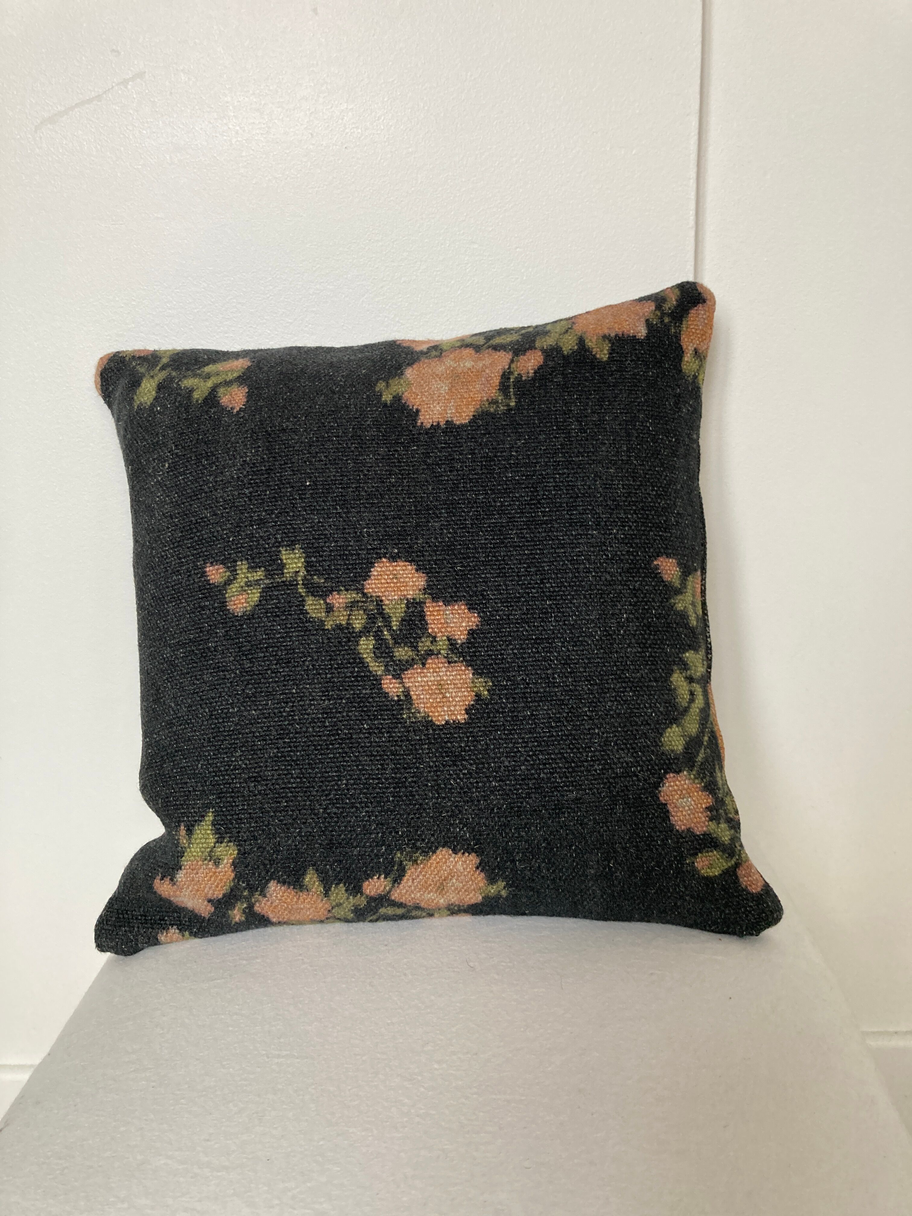 Linen cushion floral pattern black pink
