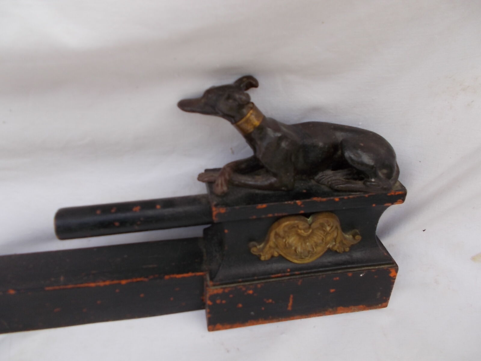 Chimney bar greyhounds