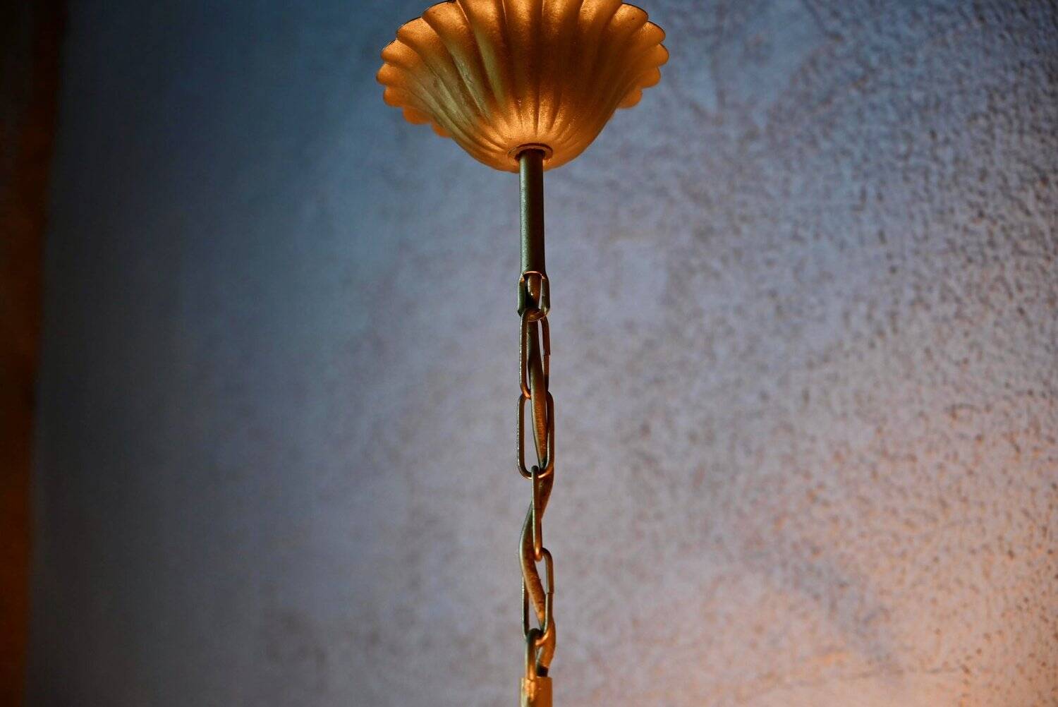 Vintage wheat spike chandelier in gold metal, 3 lights, 1970s Hollywood Regency.