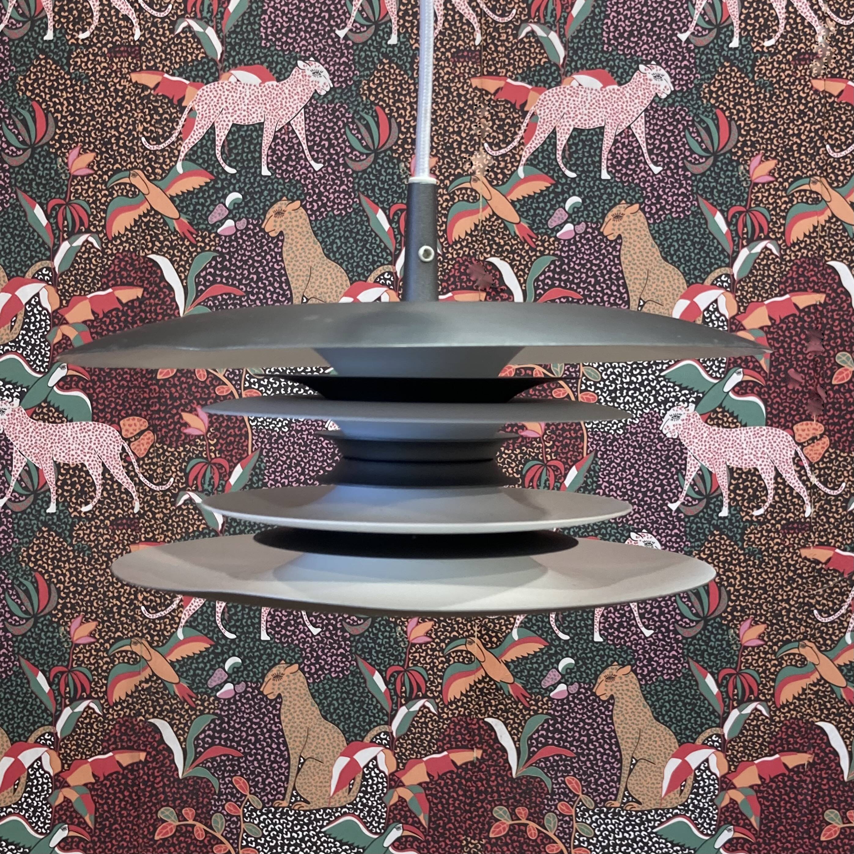 SUSPENSION SCANDINAVE BLANCHE "JOAKIM FIHN".