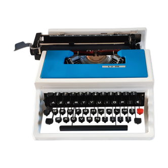 Functional portable typewriter