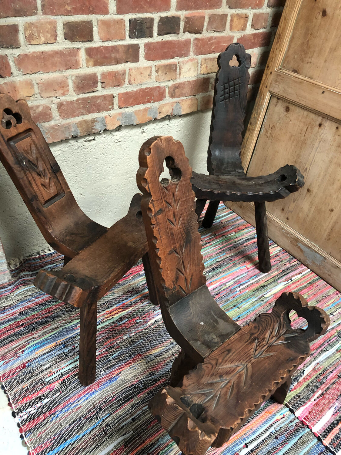 Brutalized tripod chairs