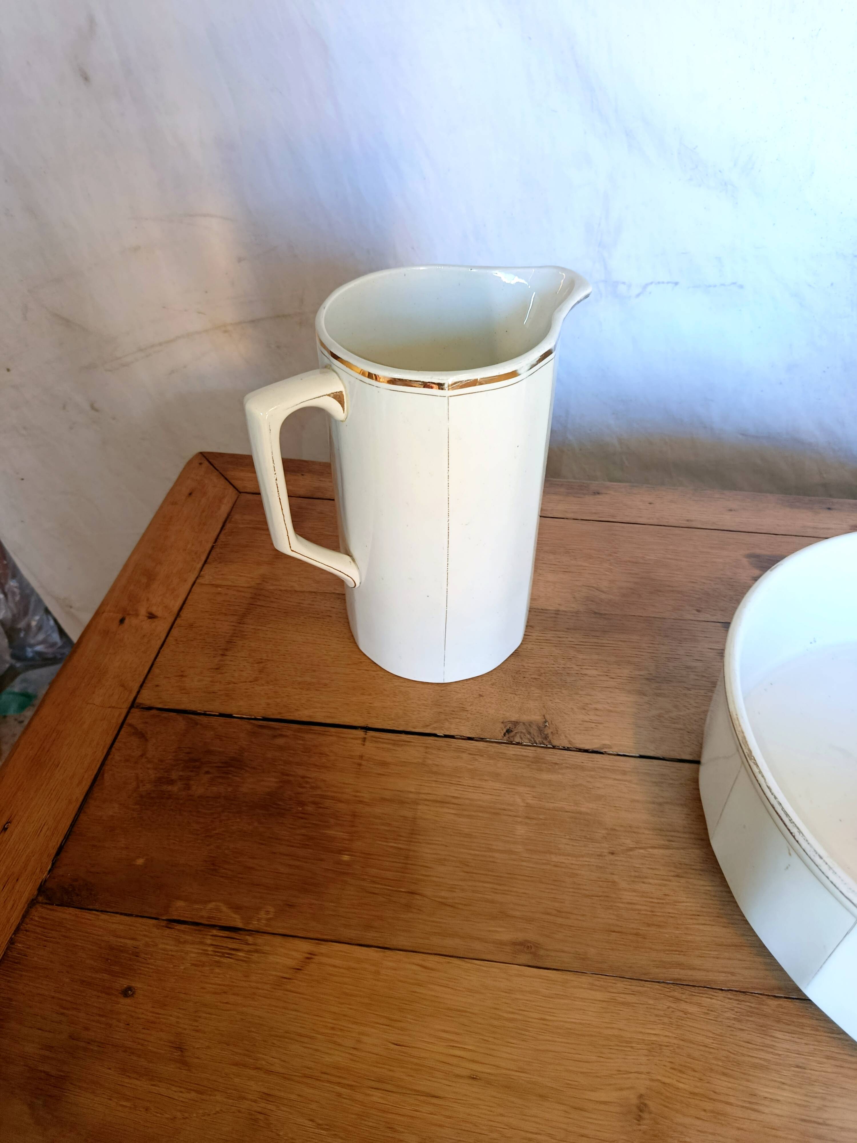 ✨ Unique washbasin furniture filled with history ✨