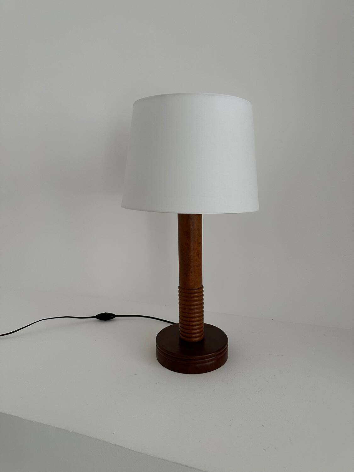 Art Deco turned wood lamp