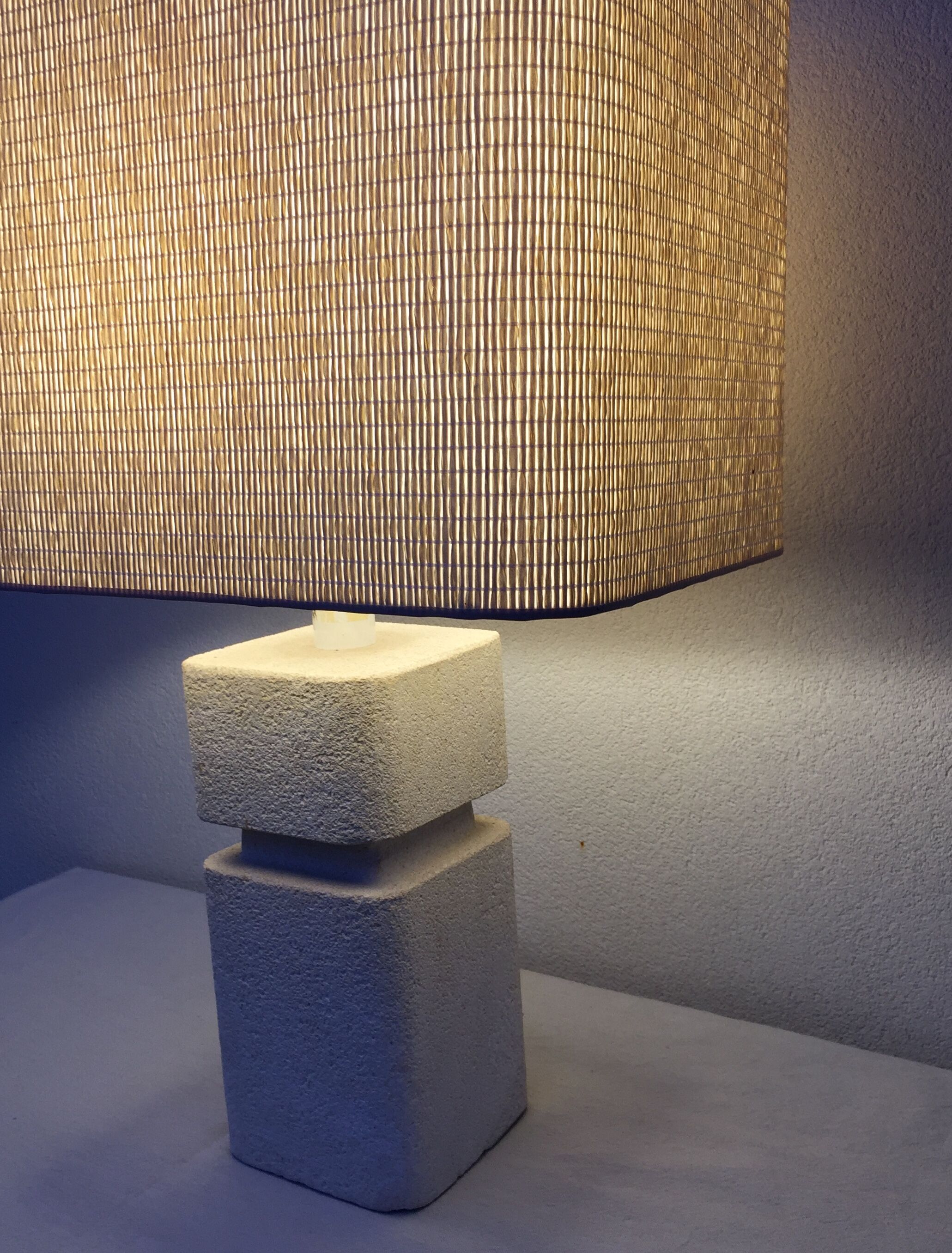 Gard stone lamp