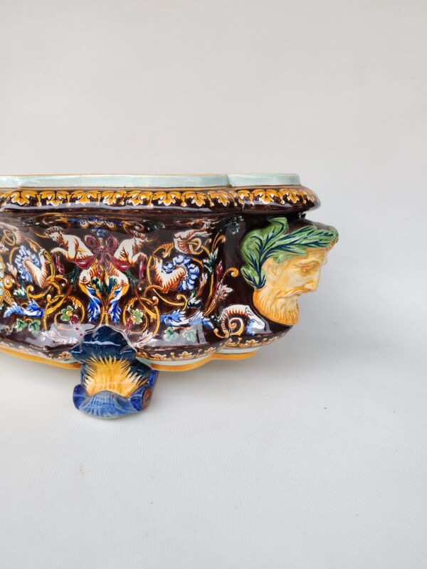 Jardinière en faïence de Gien, modèle Renaissance, XXème siècle