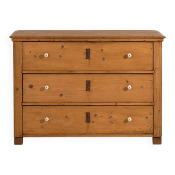 Antique chest of drawers with three drawers (circa 1920)