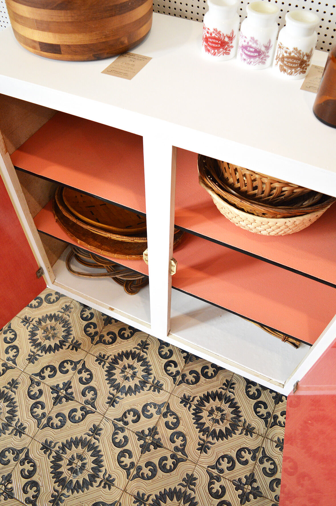 Meuble formica corail