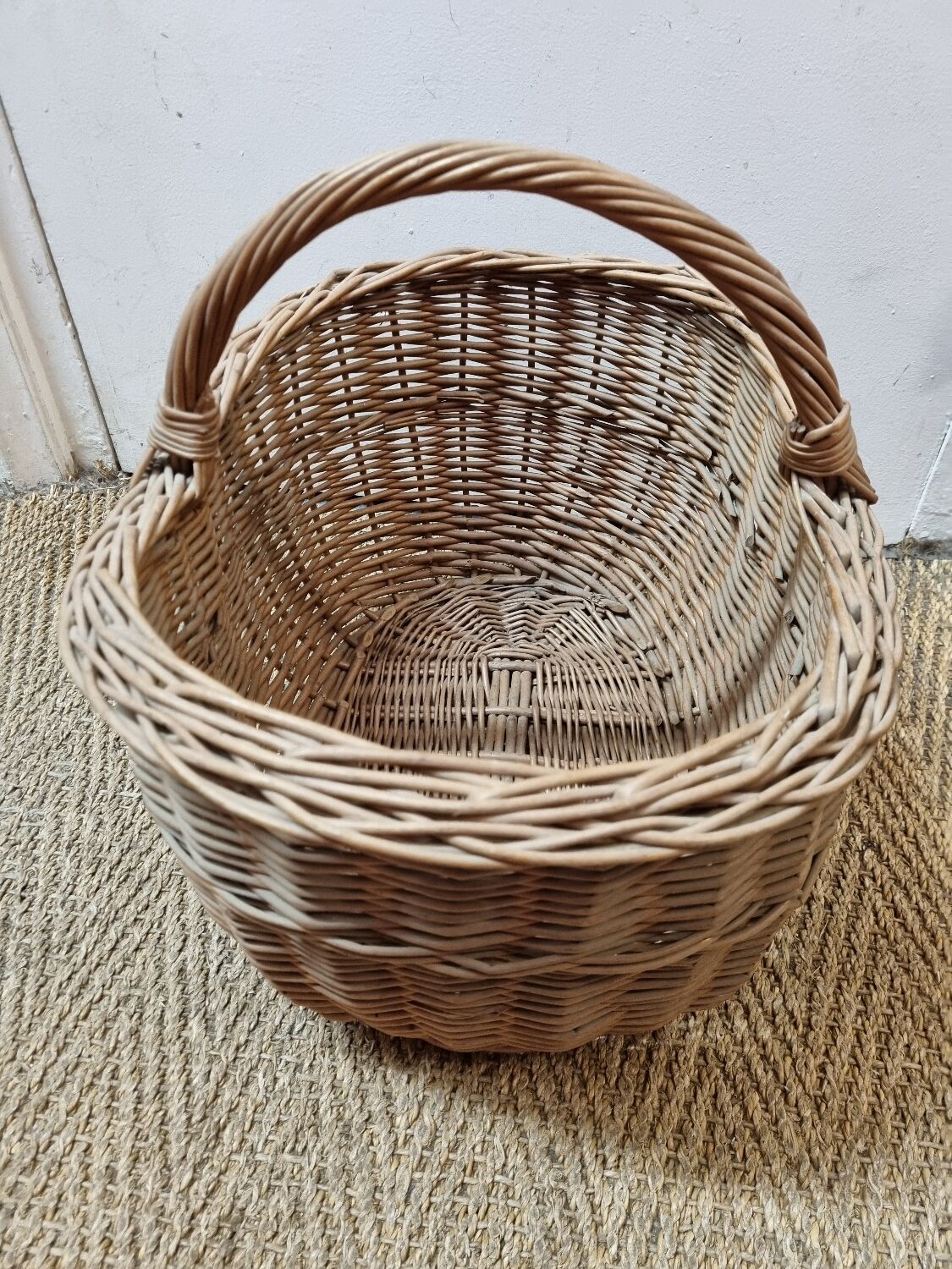 Vintage wicker basket from 1980