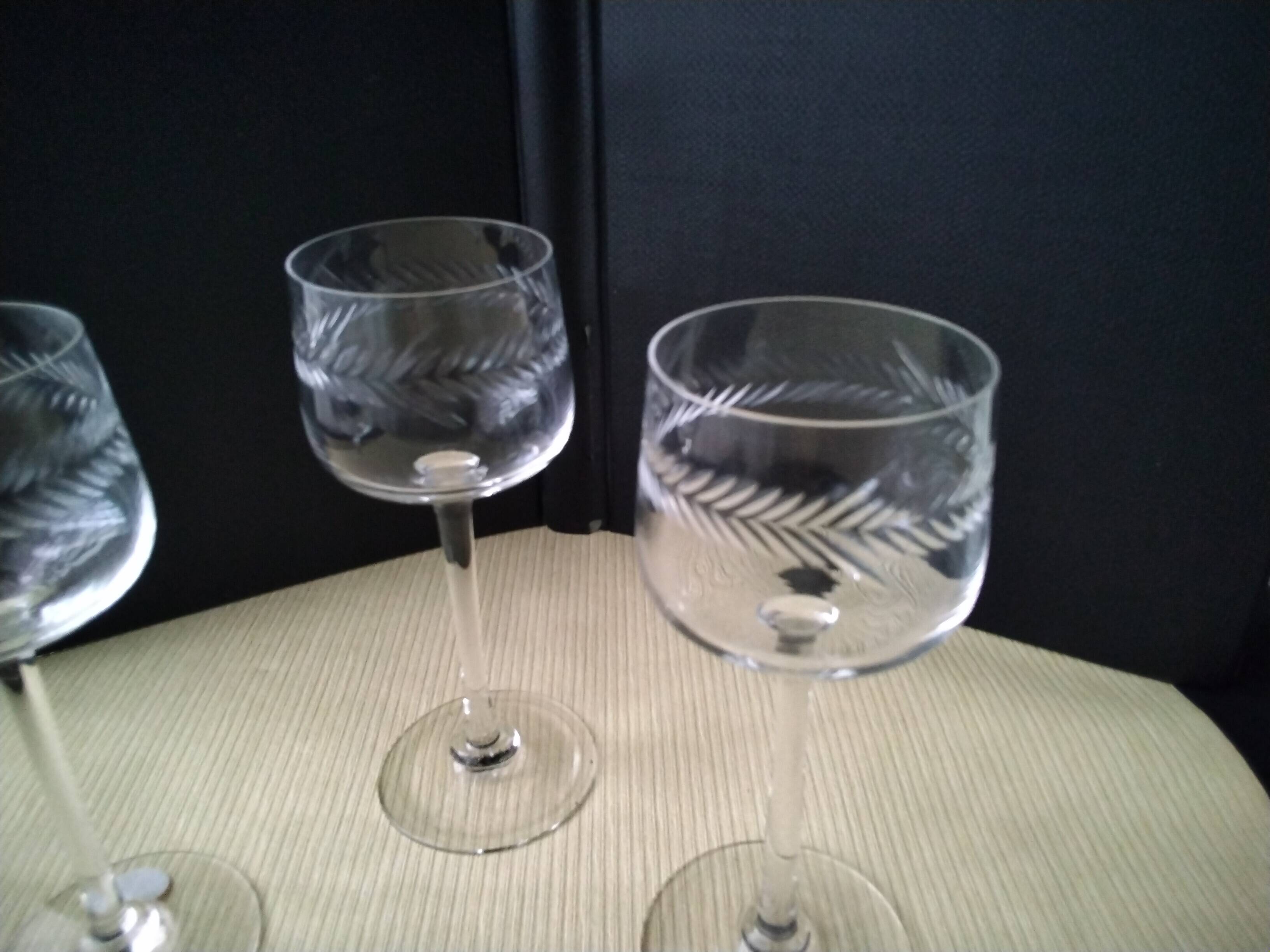 3 cut crystal white or rosé wine glasses