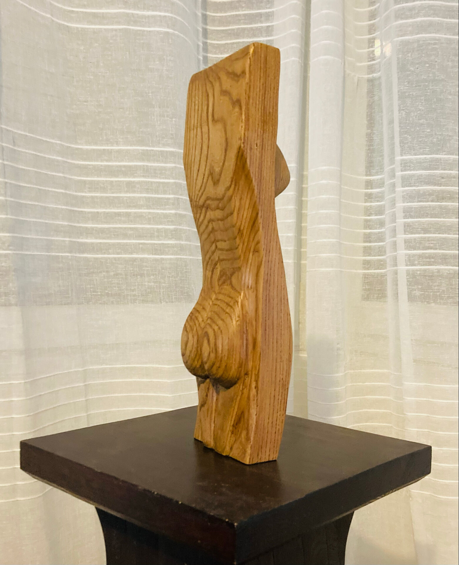 Stylised vintage female sculpture from the 1960s with organic shapes.