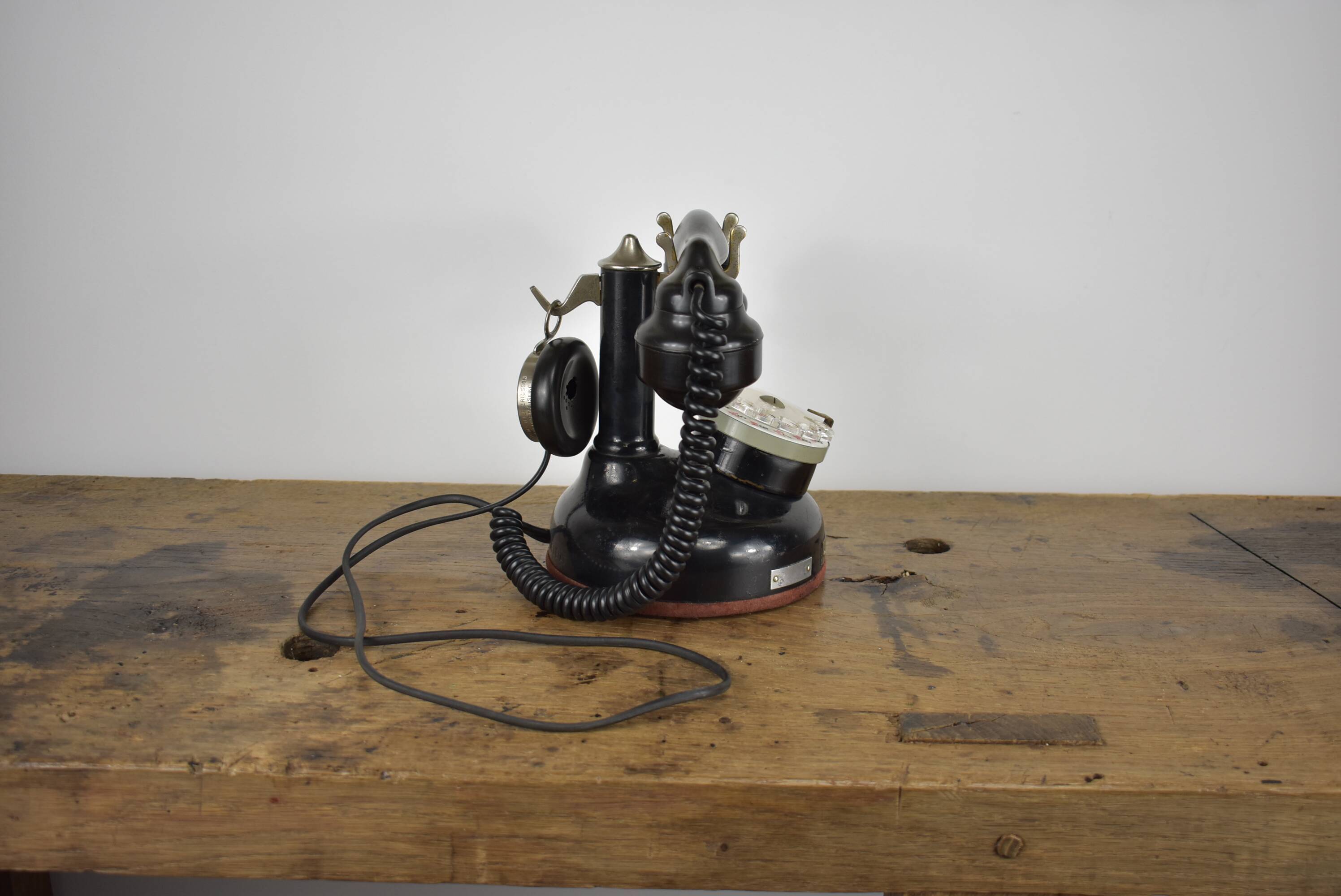 Old phone circa 1920