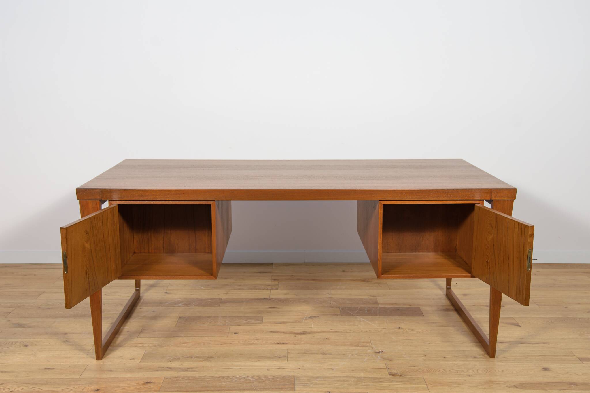 Teak Model 70 Desk by Kai Kristiansen for Feldballes Møbelfabrik, 1960s