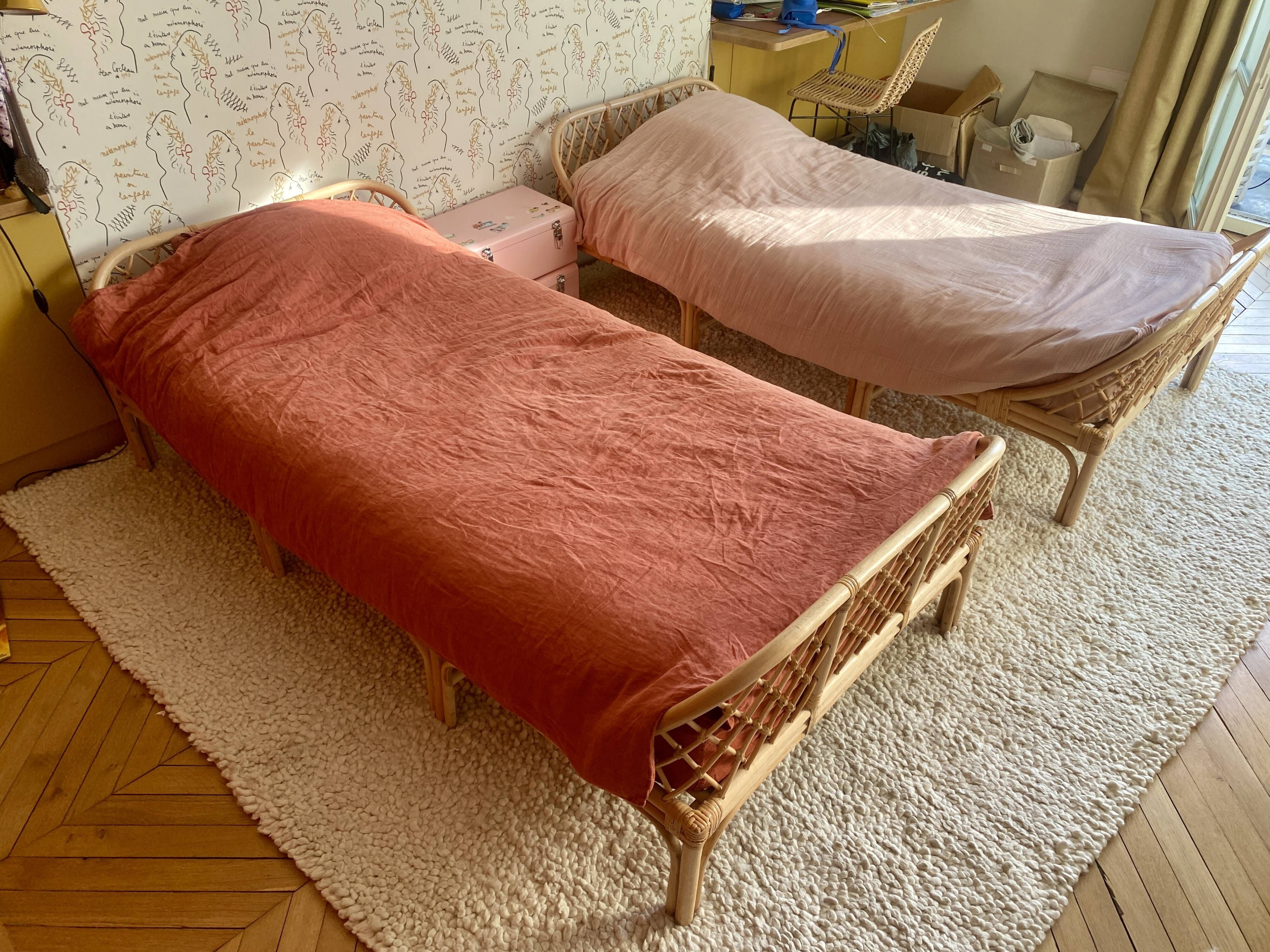 Rattan bed
