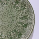 Assiette émaillée thai celadon , poterie vert jade