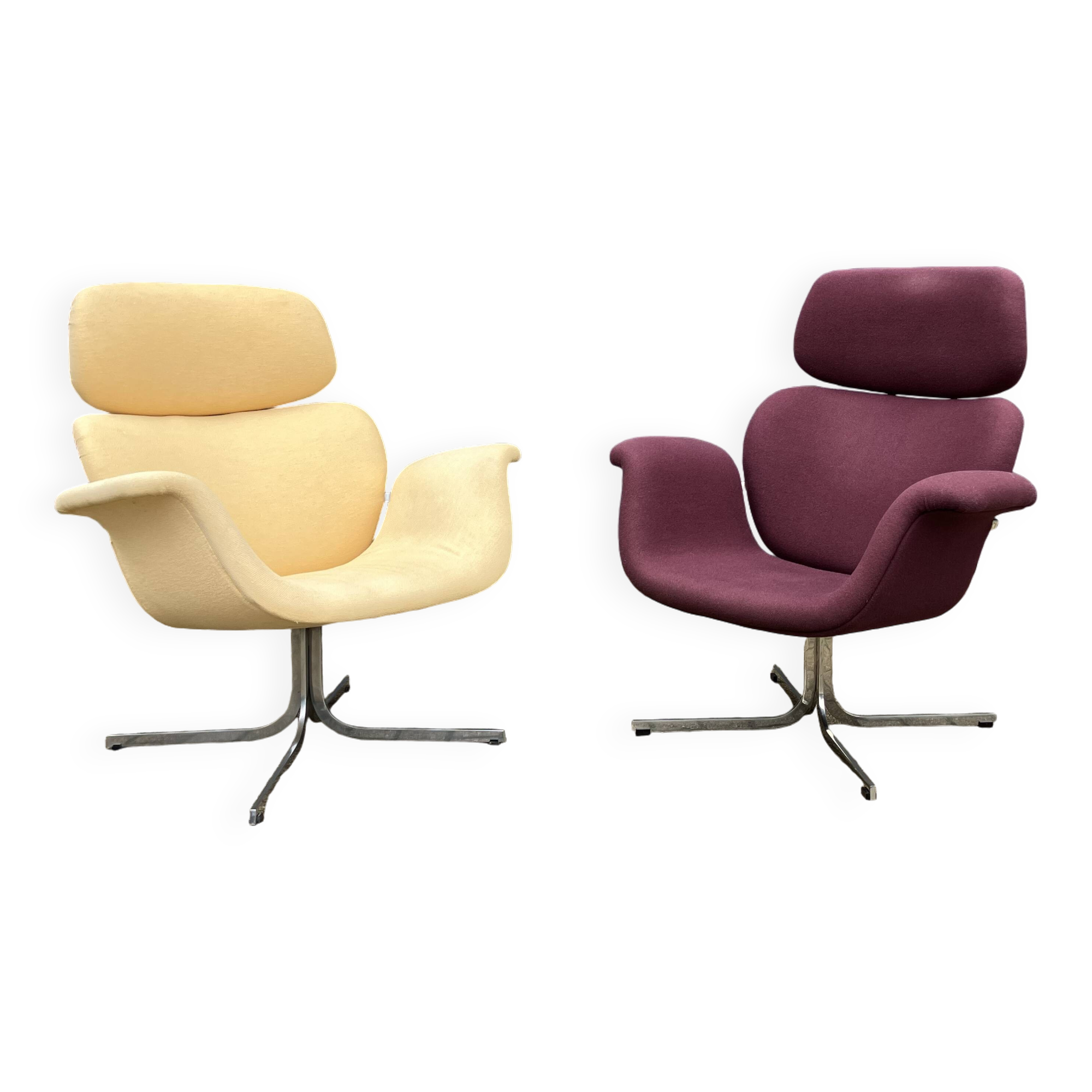 2x Artifort Big Tulip by Pierre Paulin, oud model met kruisvoet