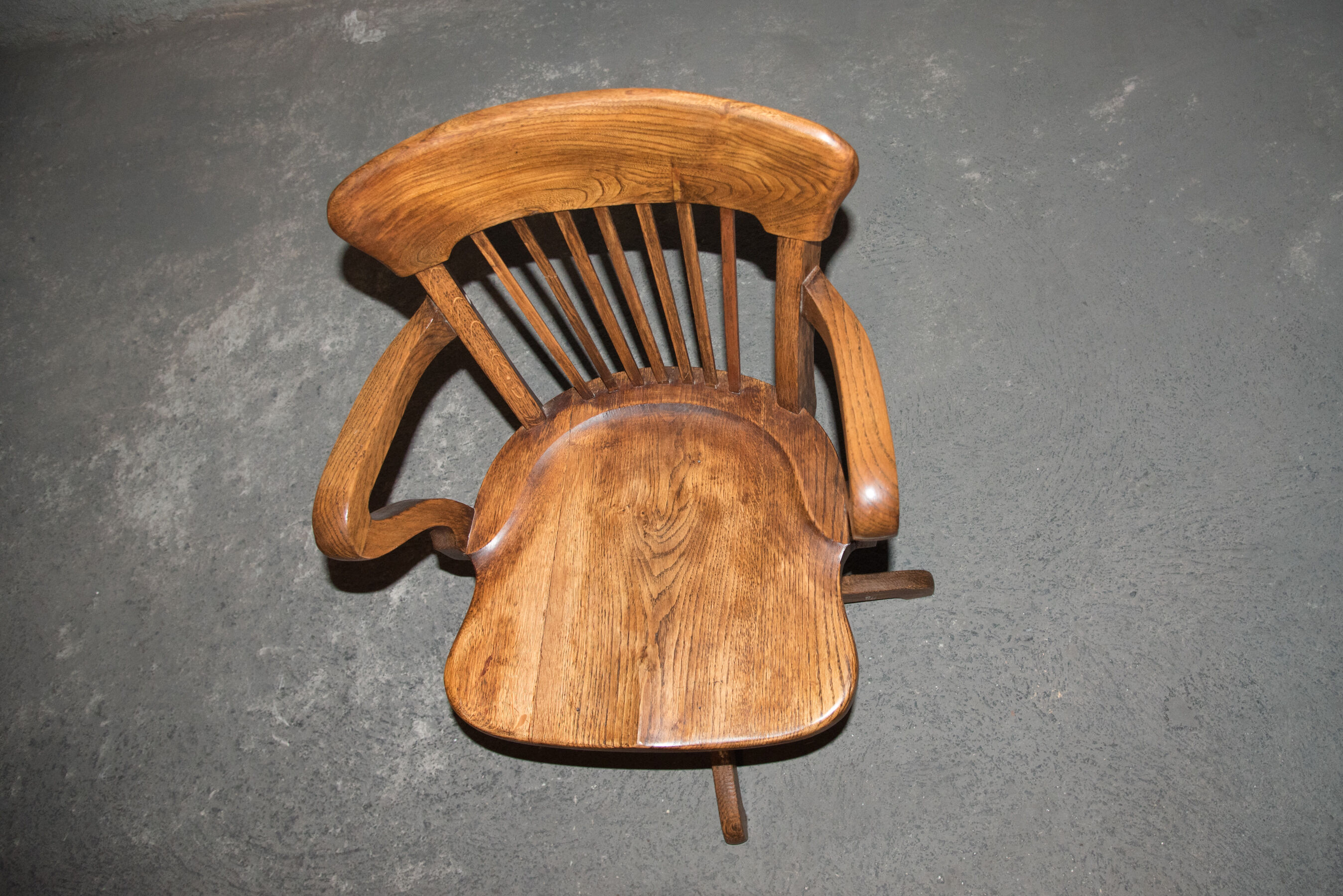 Fauteuil américain pivotant chêne années 30