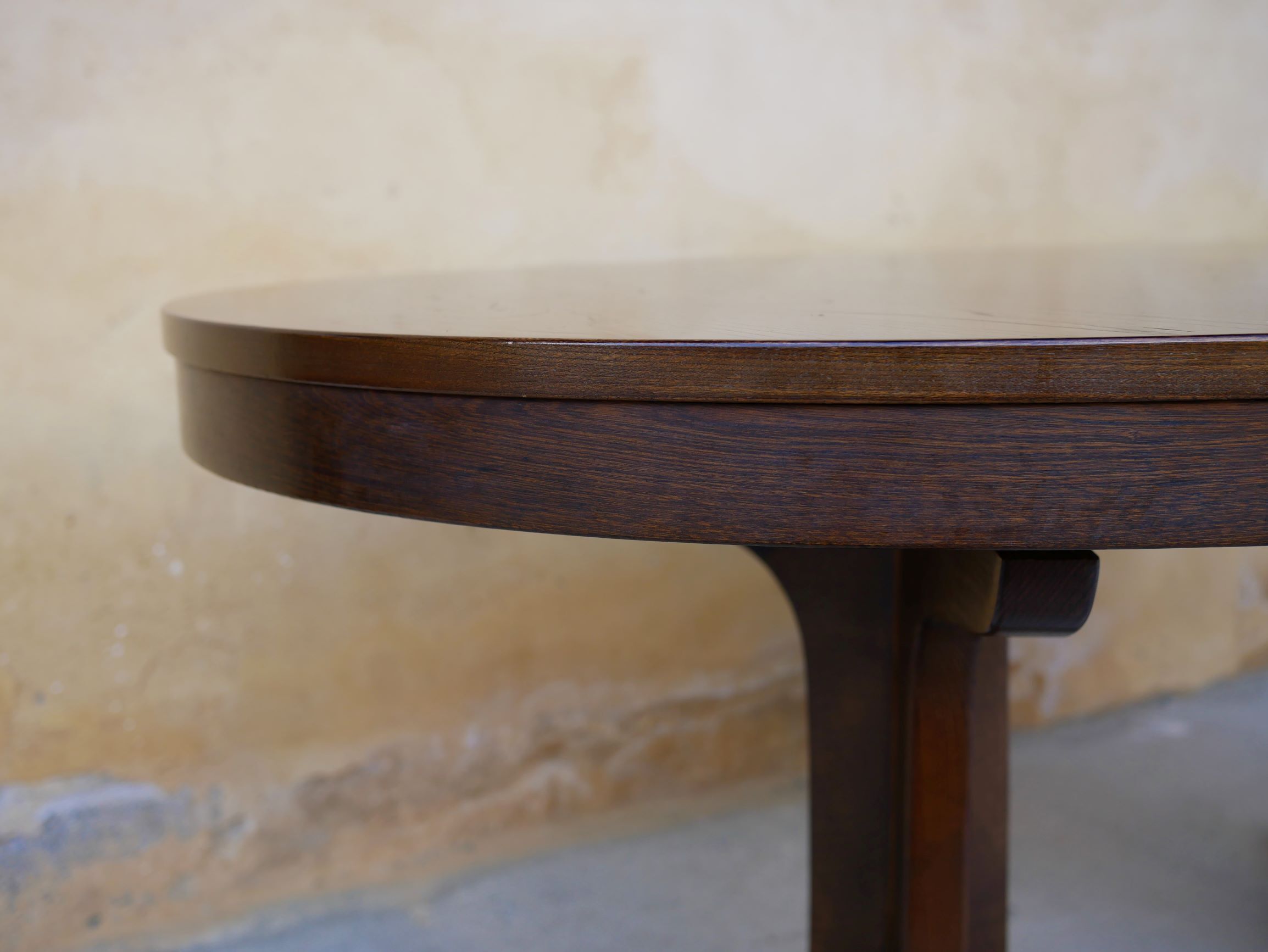 Oval dining table extendable by Baumann