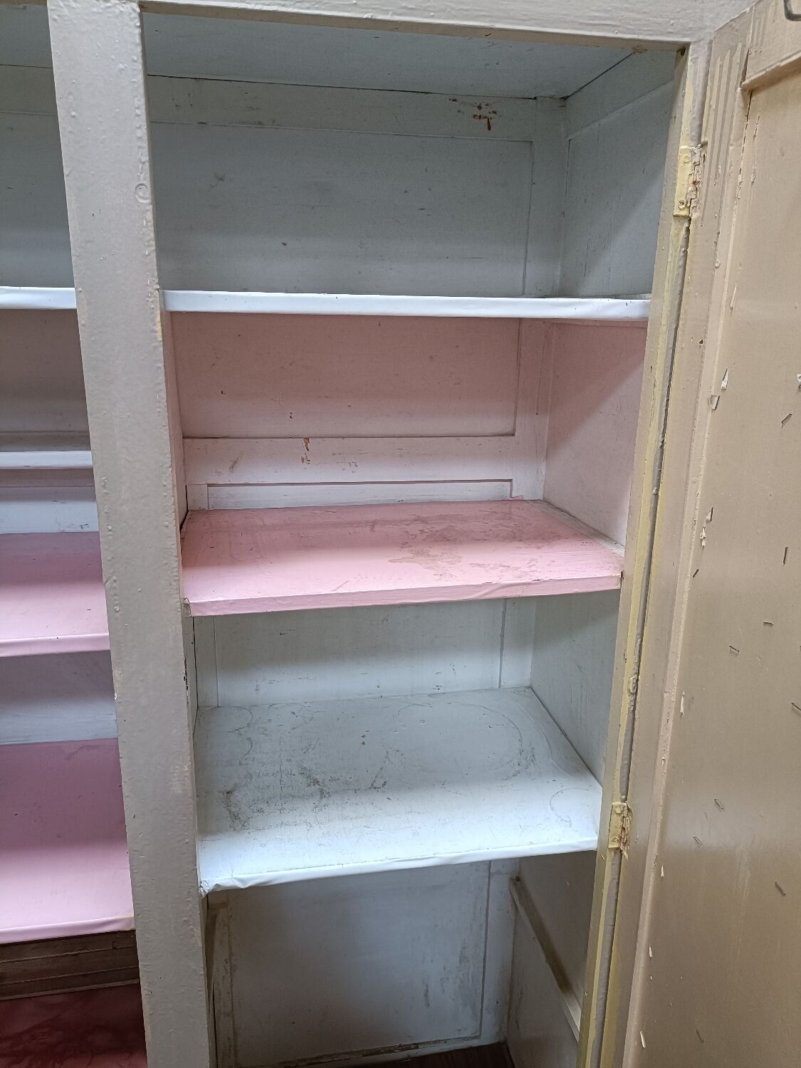 Parisian wardrobe 50s, two doors, 3 drawers, 6 shelves