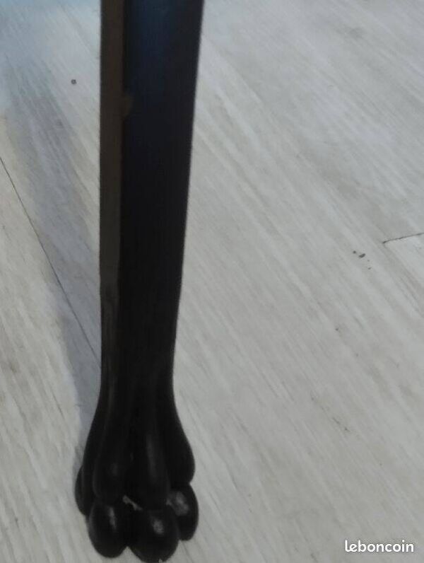 Table d'appoint dans le gout de Gallé, revisitée
