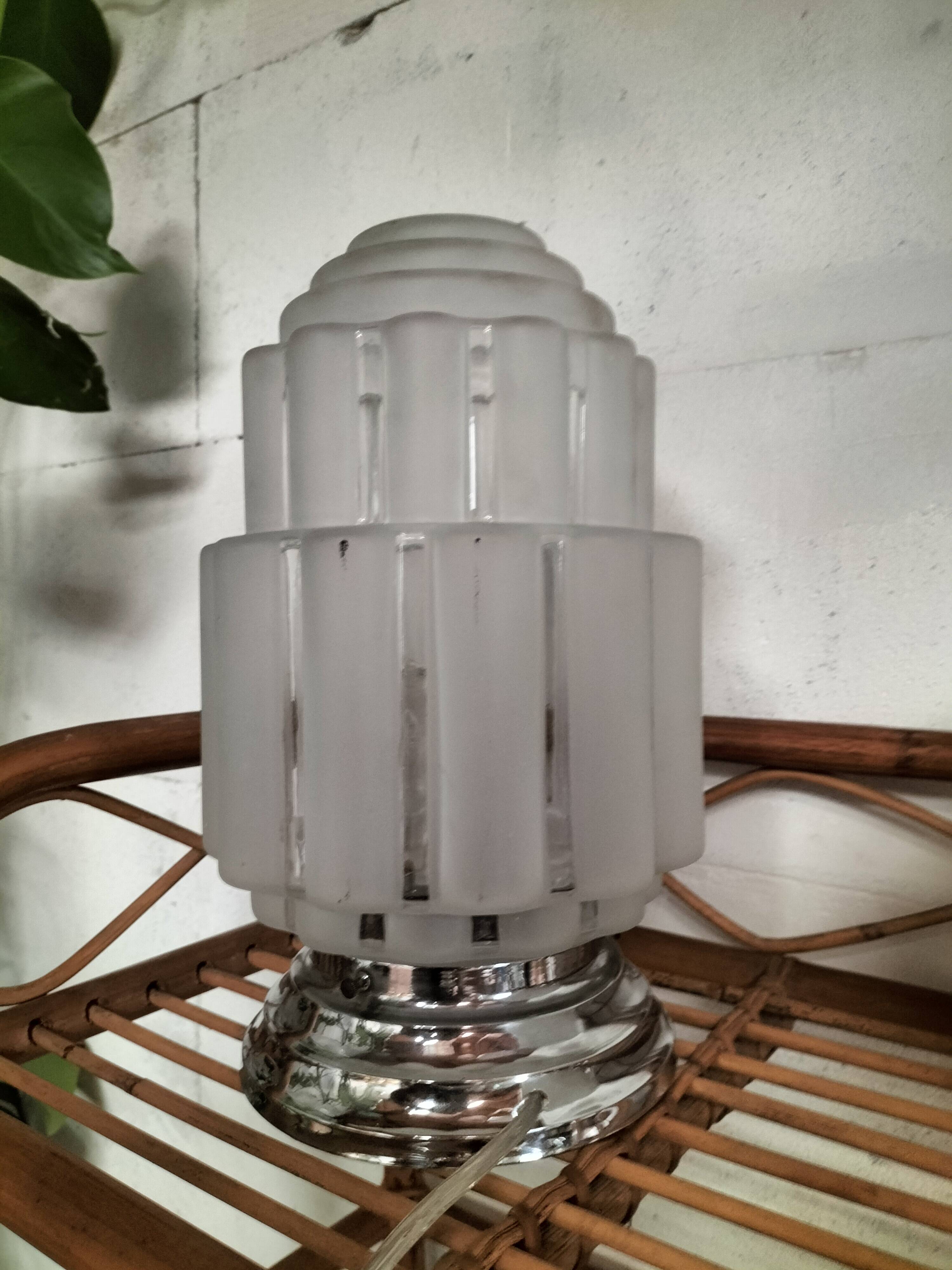 Art deco lamp