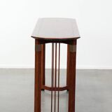 Beautiful Art Deco design side table in good condition