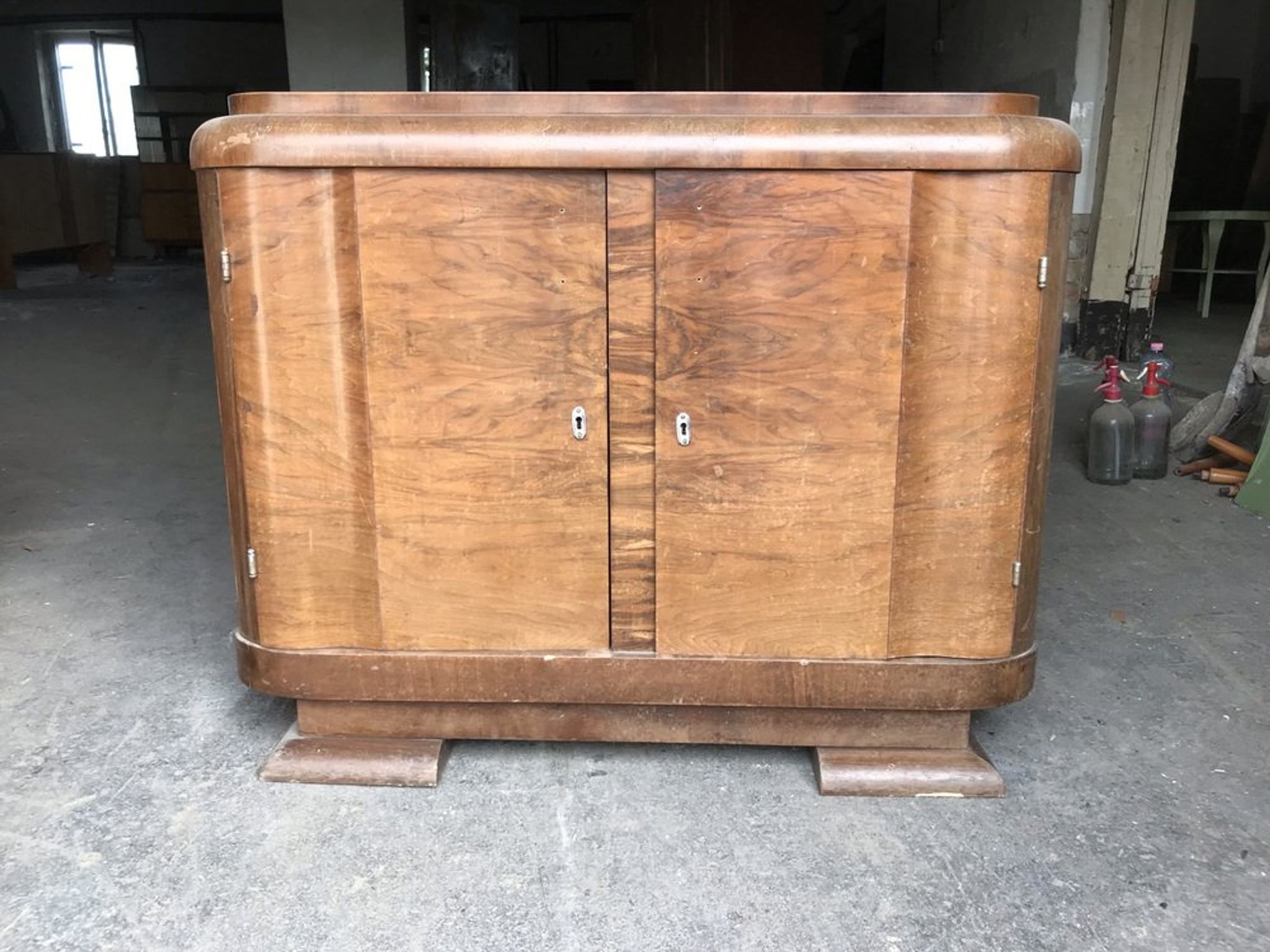 Buffet en bois art déco, hongrois, années 1940