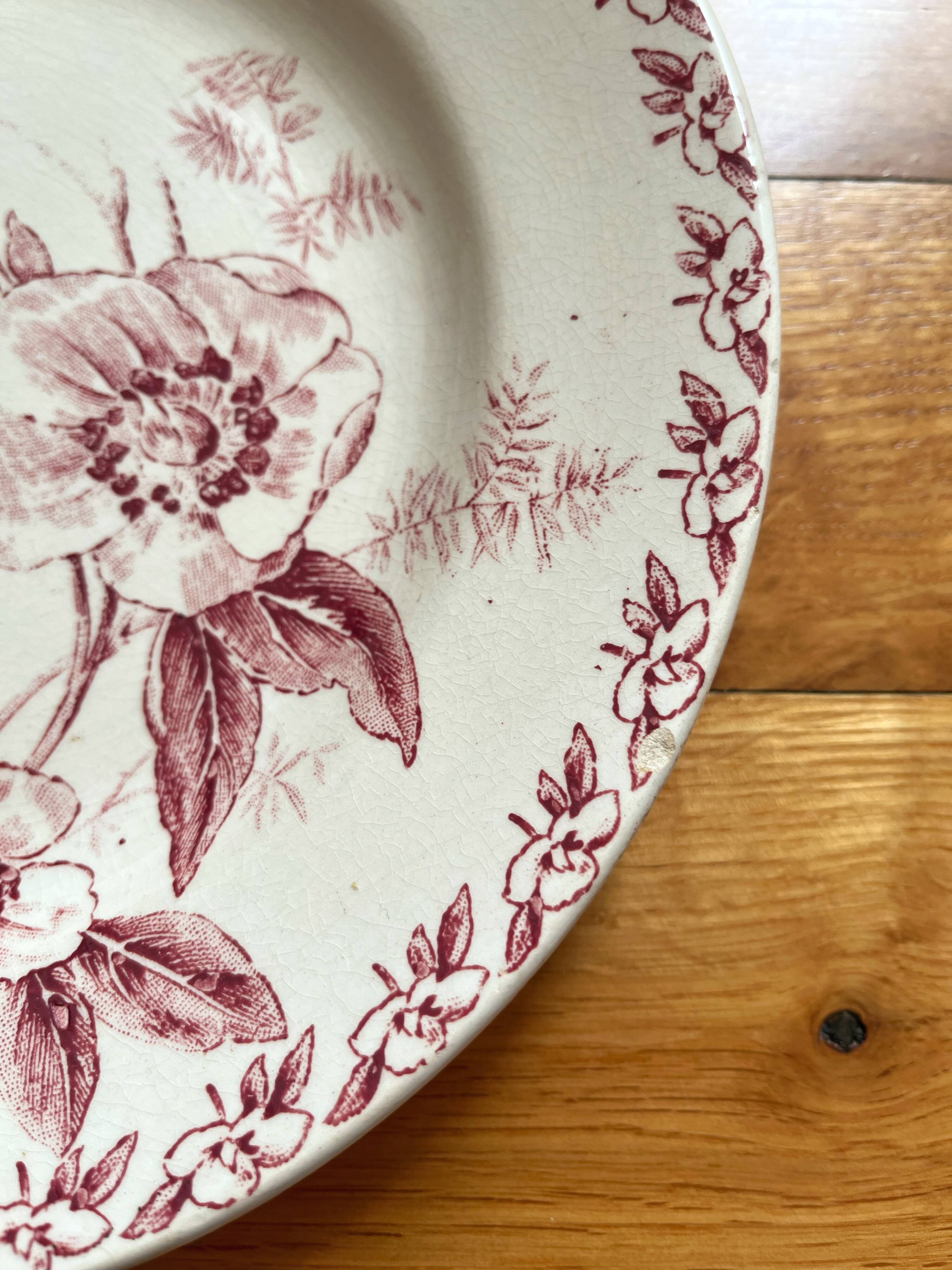 4 flat plates in iron earth Rose de Noël, Opaque de Gien