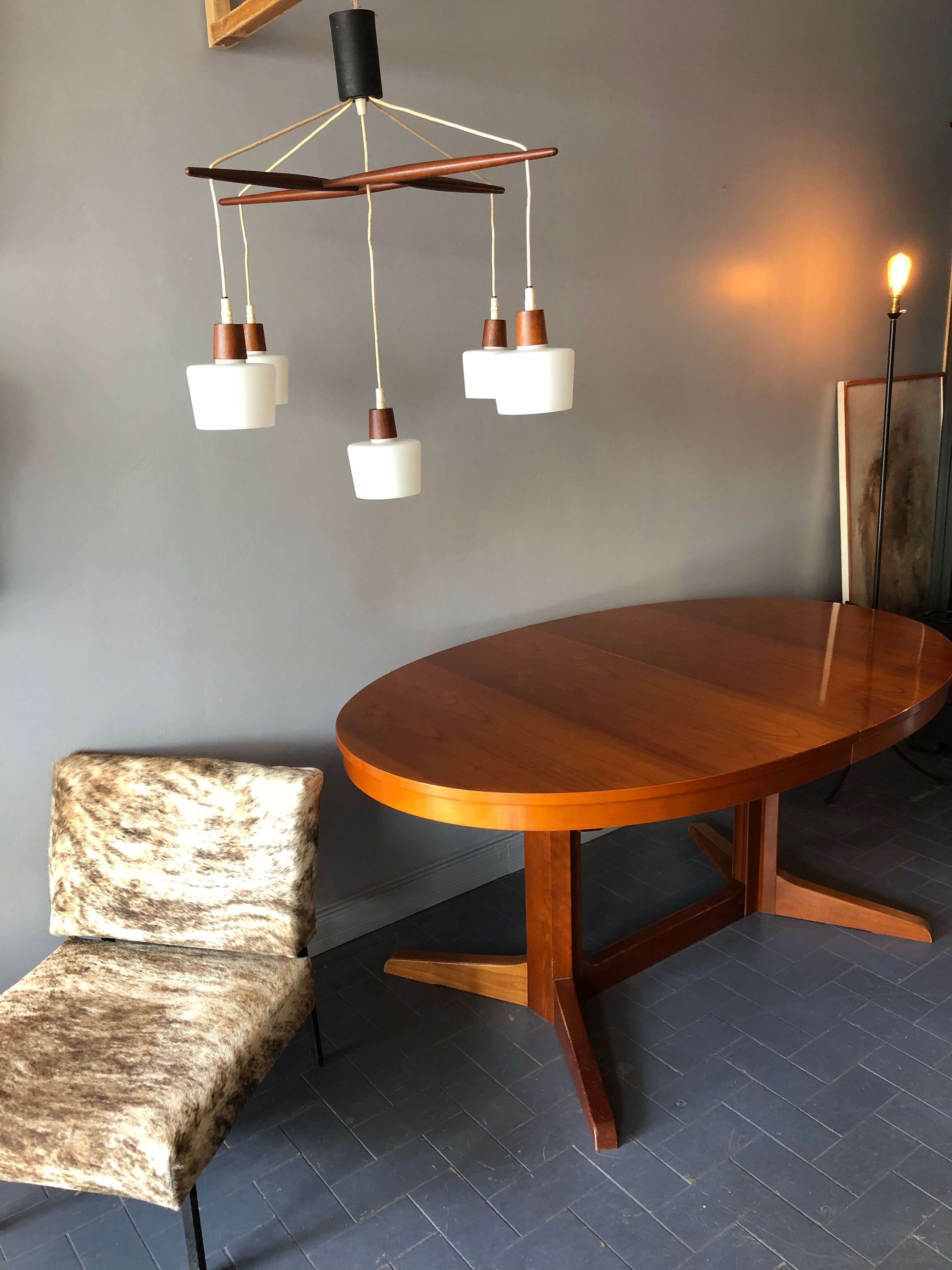 Scandinavian hanging 5 fires