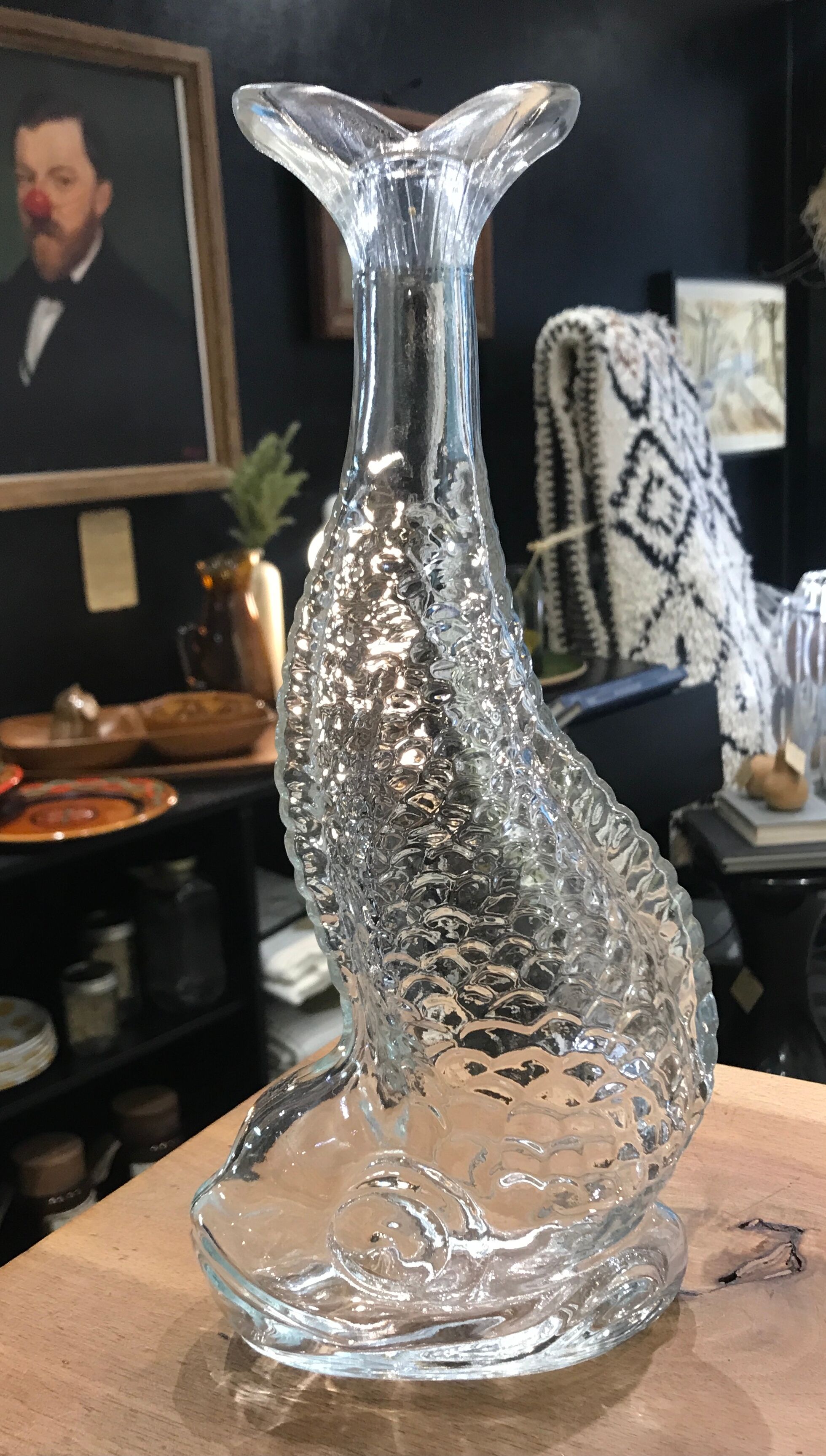 Transparent glass vase fish-shaped