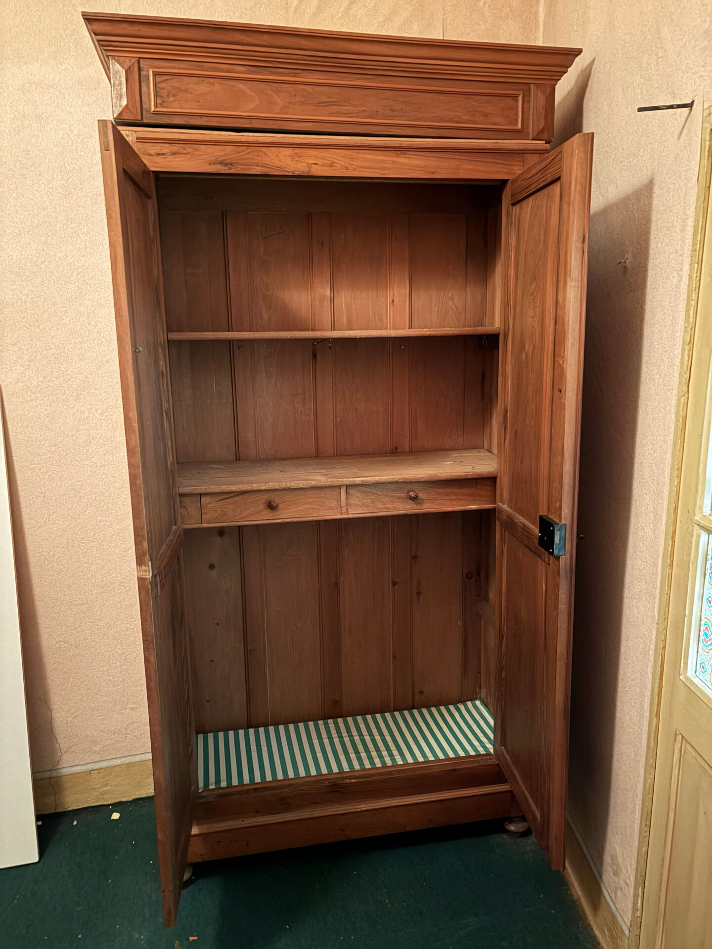Louis-Philippe / Napoléon III walnut wardrobe