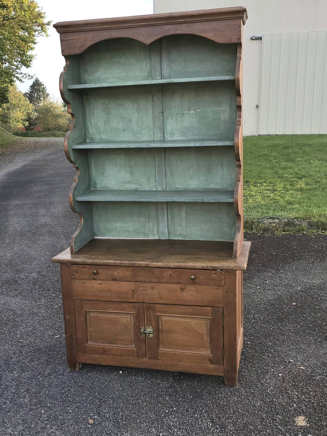 Parisian dresser buffet